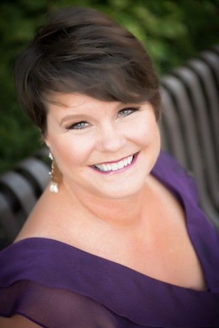 Debra Gilroy Headshot.jpg